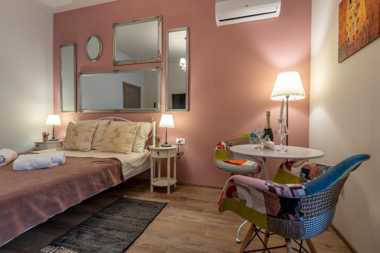 Old City Romantic Studios 4 With Free Private Parking Πούλα Εξωτερικό φωτογραφία