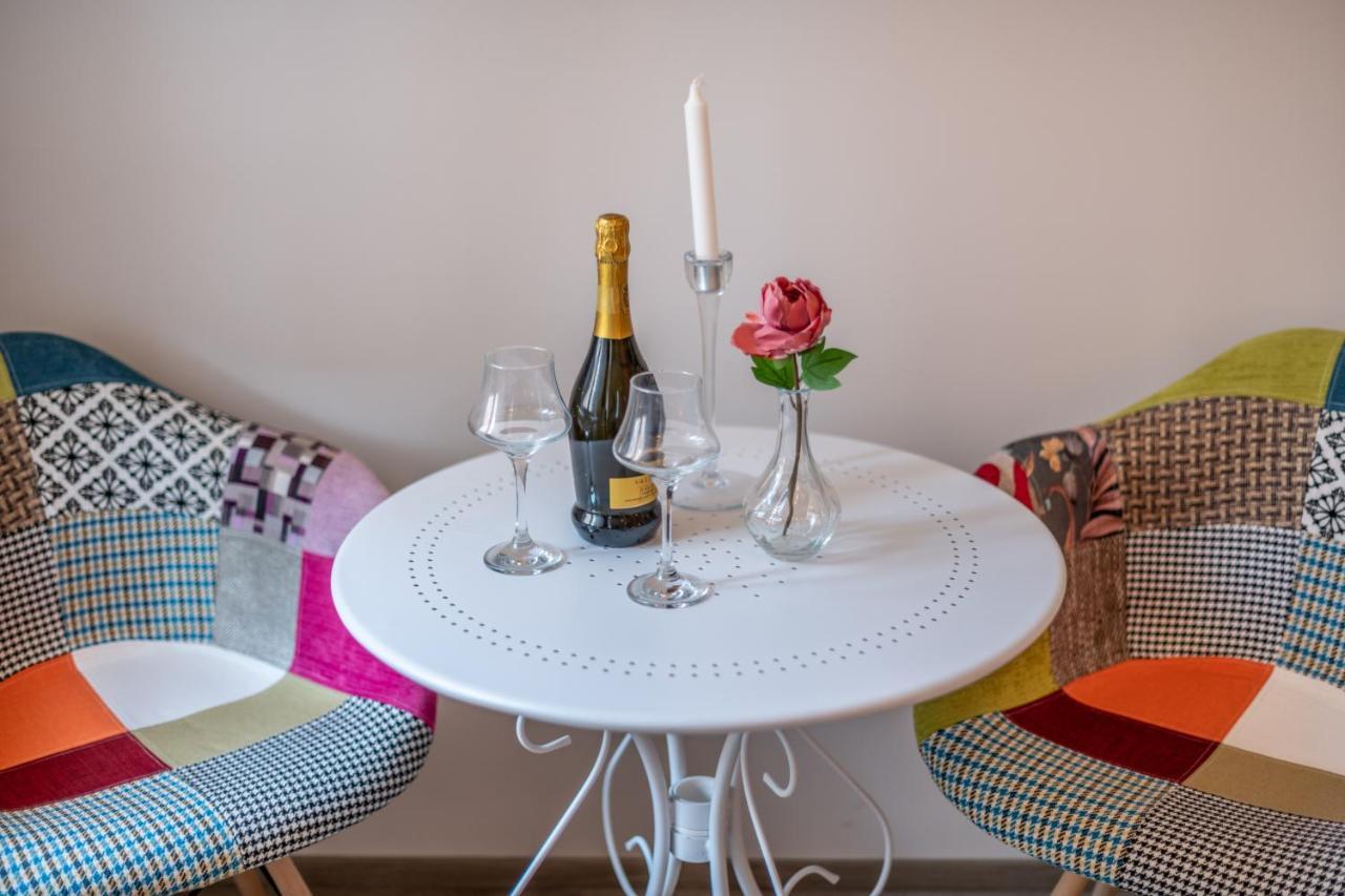 Old City Romantic Studios 4 With Free Private Parking Πούλα Εξωτερικό φωτογραφία