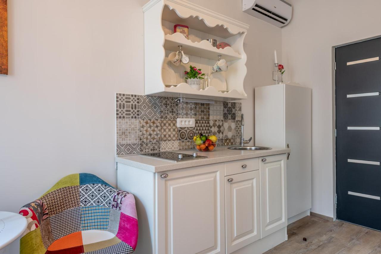 Old City Romantic Studios 4 With Free Private Parking Πούλα Εξωτερικό φωτογραφία