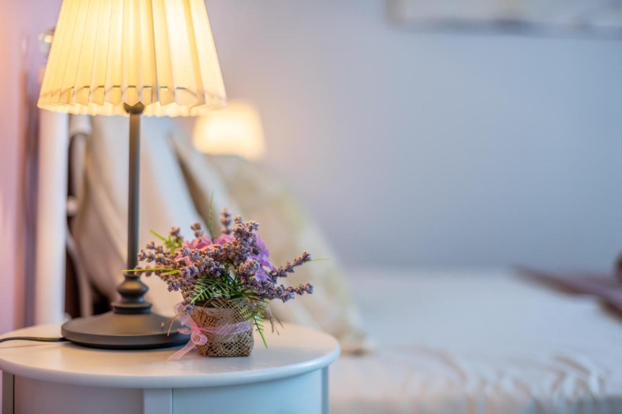 Old City Romantic Studios 4 With Free Private Parking Πούλα Εξωτερικό φωτογραφία