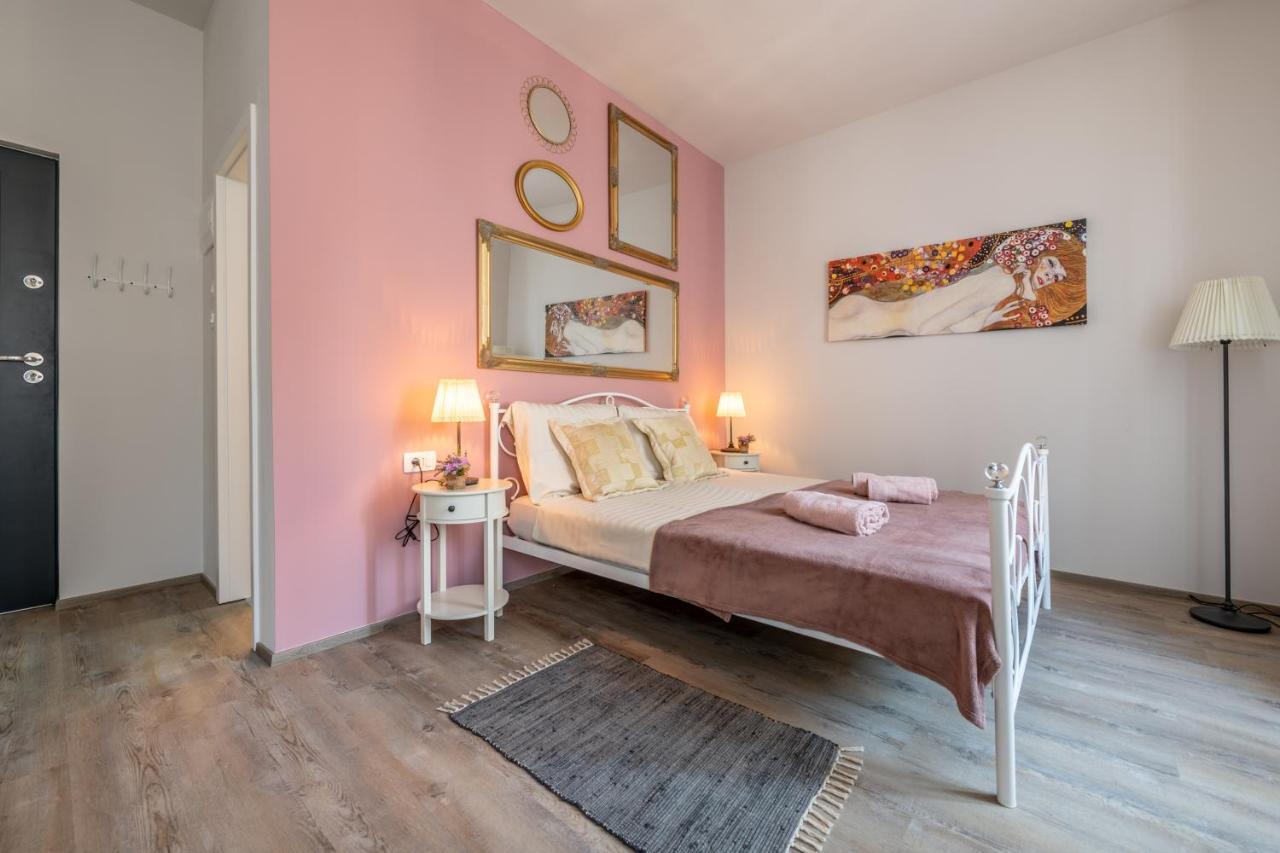 Old City Romantic Studios 4 With Free Private Parking Πούλα Εξωτερικό φωτογραφία