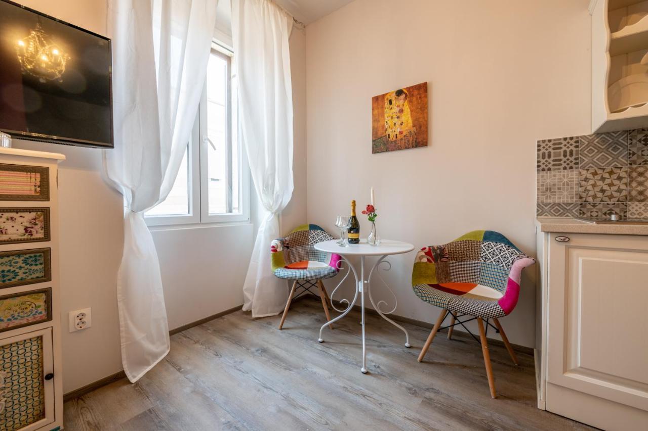 Old City Romantic Studios 4 With Free Private Parking Πούλα Εξωτερικό φωτογραφία