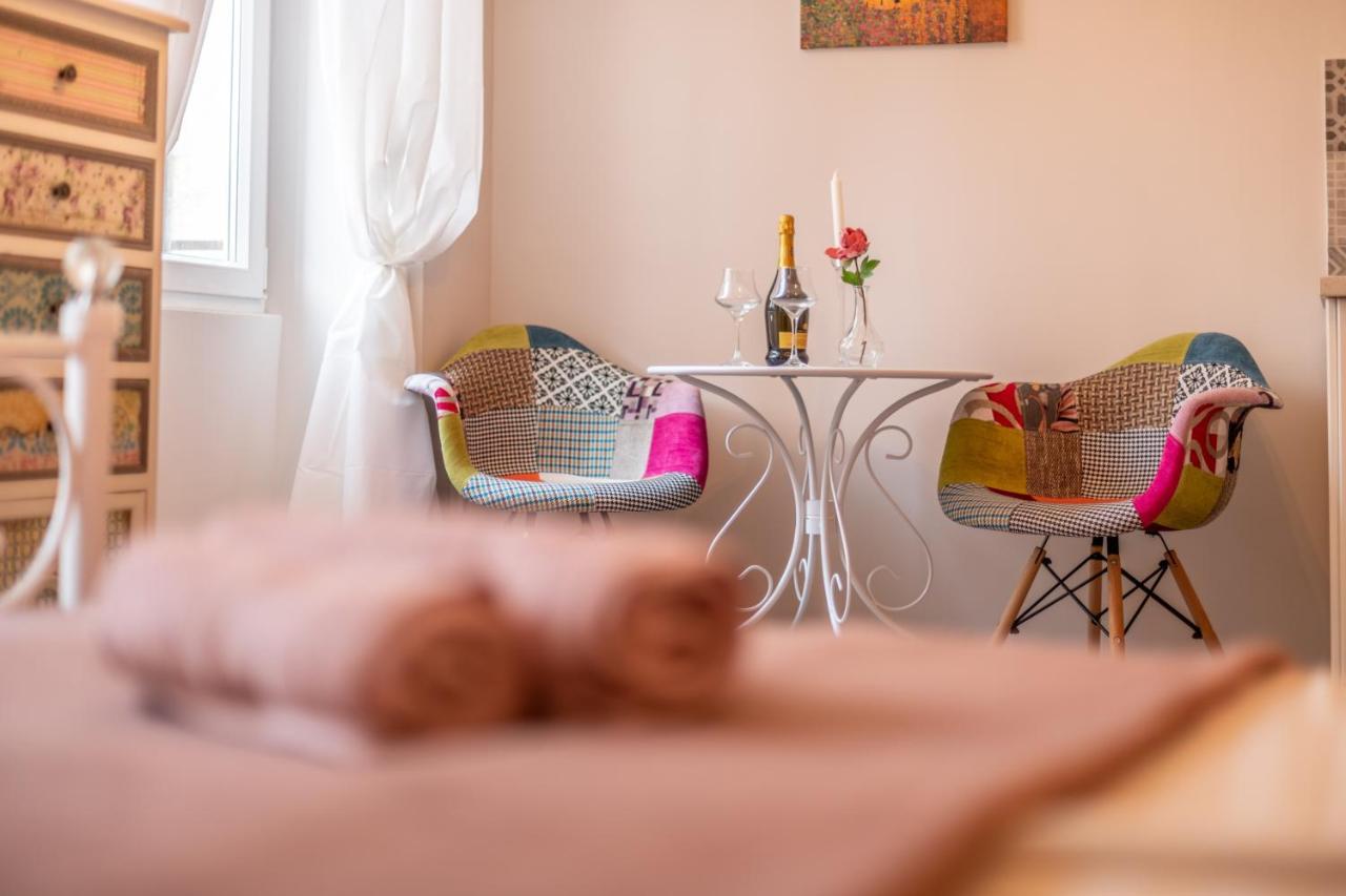Old City Romantic Studios 4 With Free Private Parking Πούλα Εξωτερικό φωτογραφία