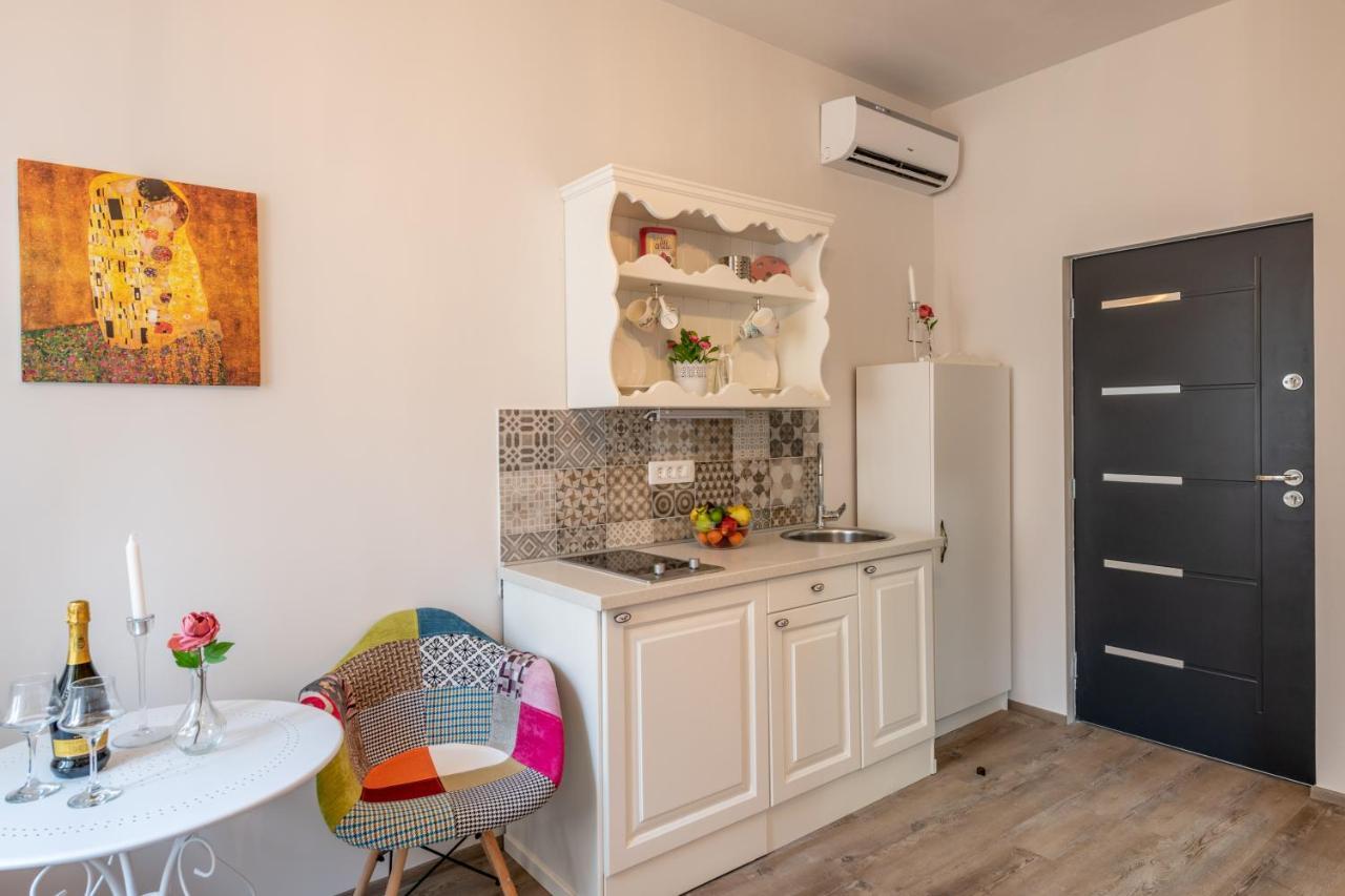 Old City Romantic Studios 4 With Free Private Parking Πούλα Εξωτερικό φωτογραφία